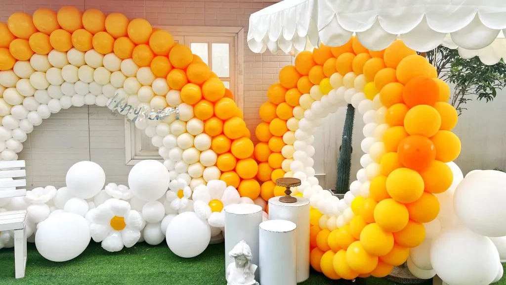 The colors of summer Balloon Decoration | BuLuLu Balloons Event ...